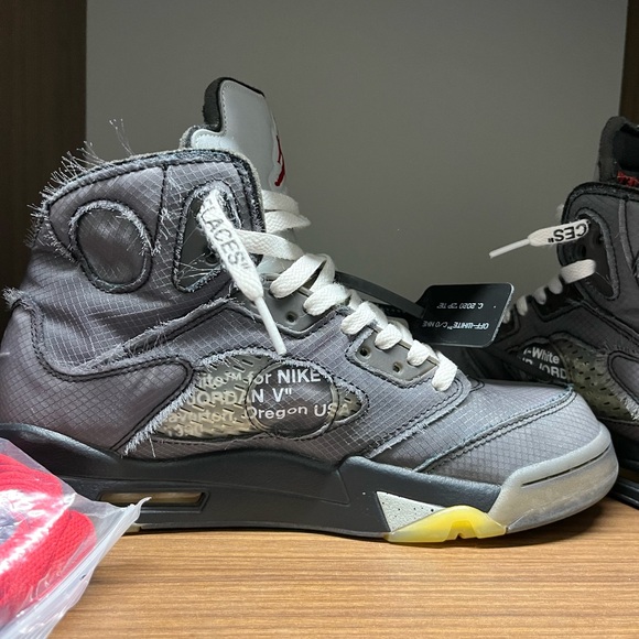 Off-white X Jordan 5 ‘muslin’ main image 4